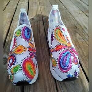 Brand New Women's Colorful Paisley Floral Rainbow Sneakers Size 7 1/2 Boho